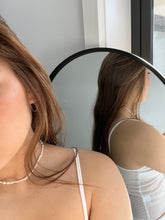 Load image into Gallery viewer, Perla Choker - Wear on Wednesday
